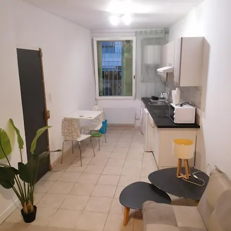 T1 Centre Historique Apartman